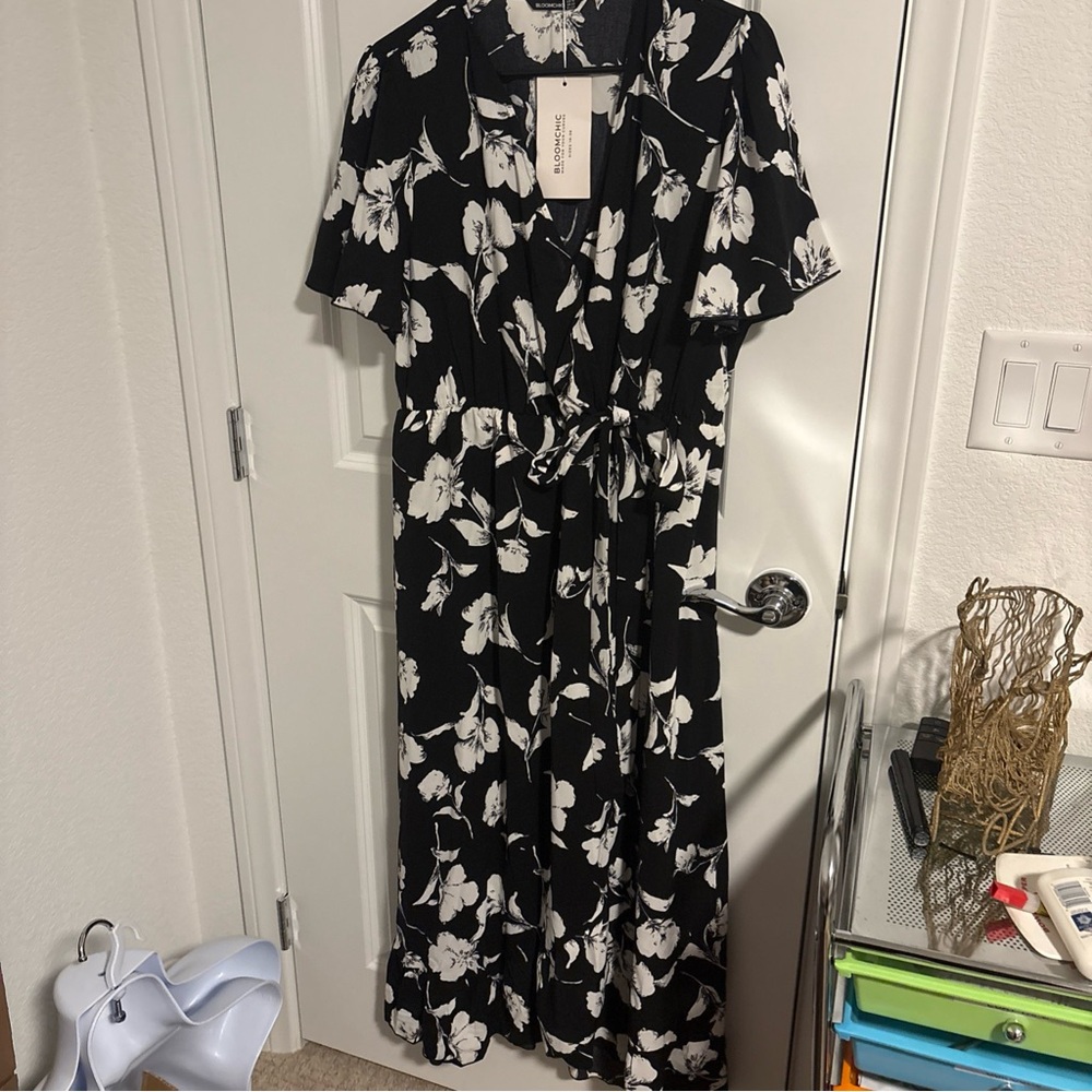 BloomChic Black and White Floral Midi Dress